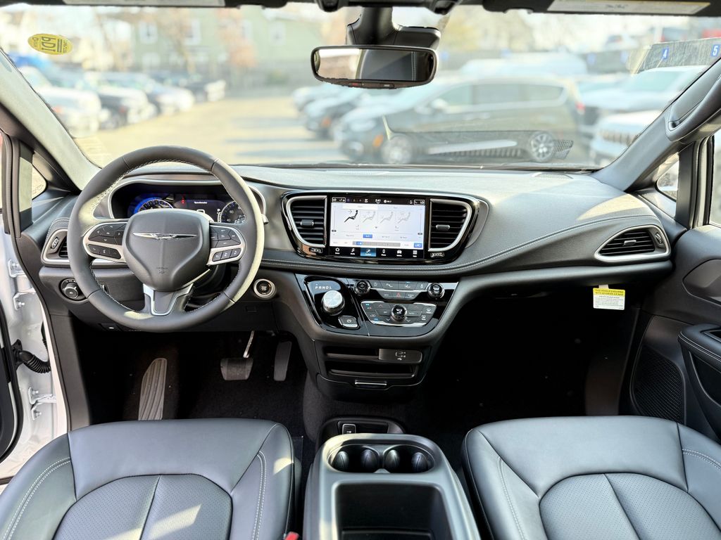 2026 Chrysler Pacifica Select - Photo 9