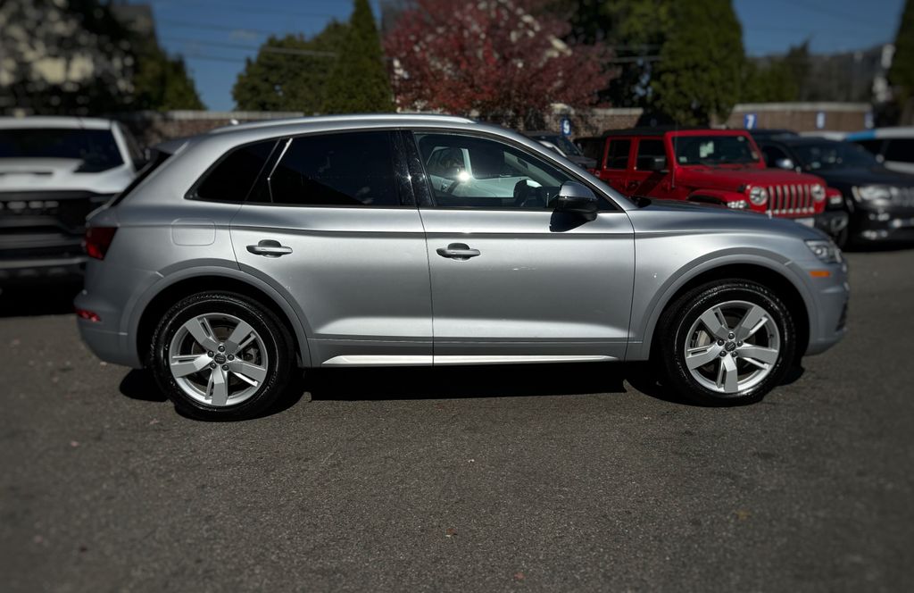 2018 Audi Q5 2.0T Premium photo 3