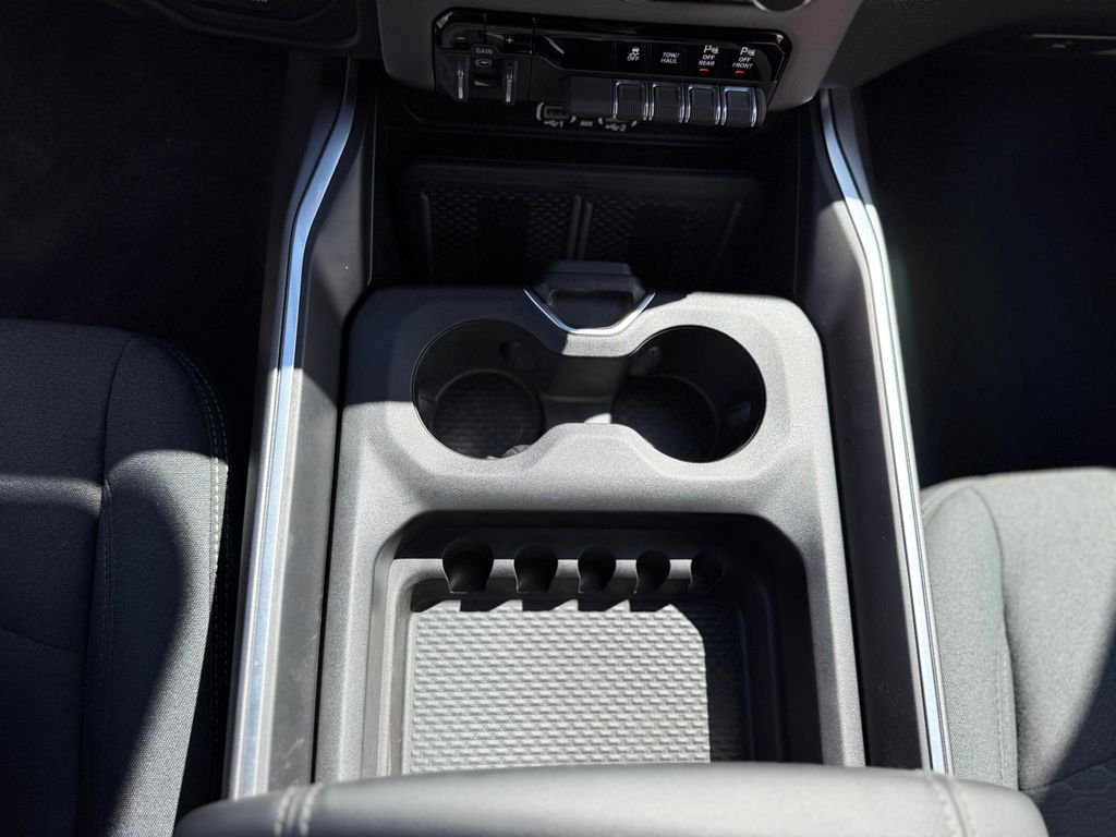 2025 RAM 2500 Big Horn - Photo 29