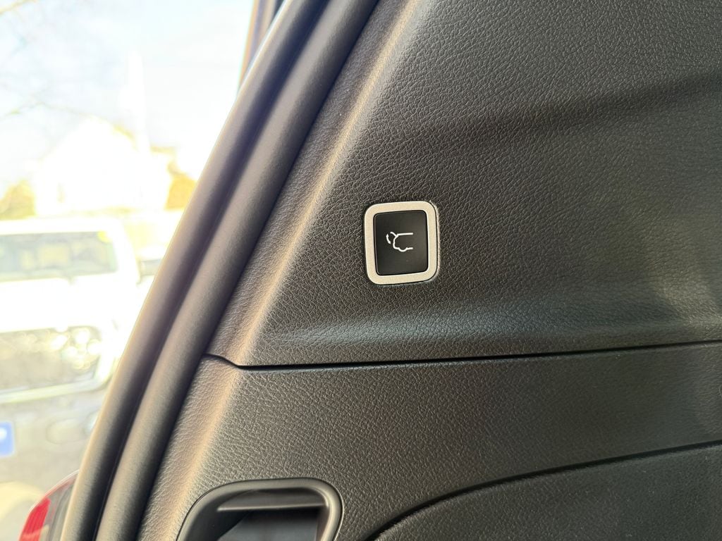 2026 Chrysler Pacifica Select - Photo 32