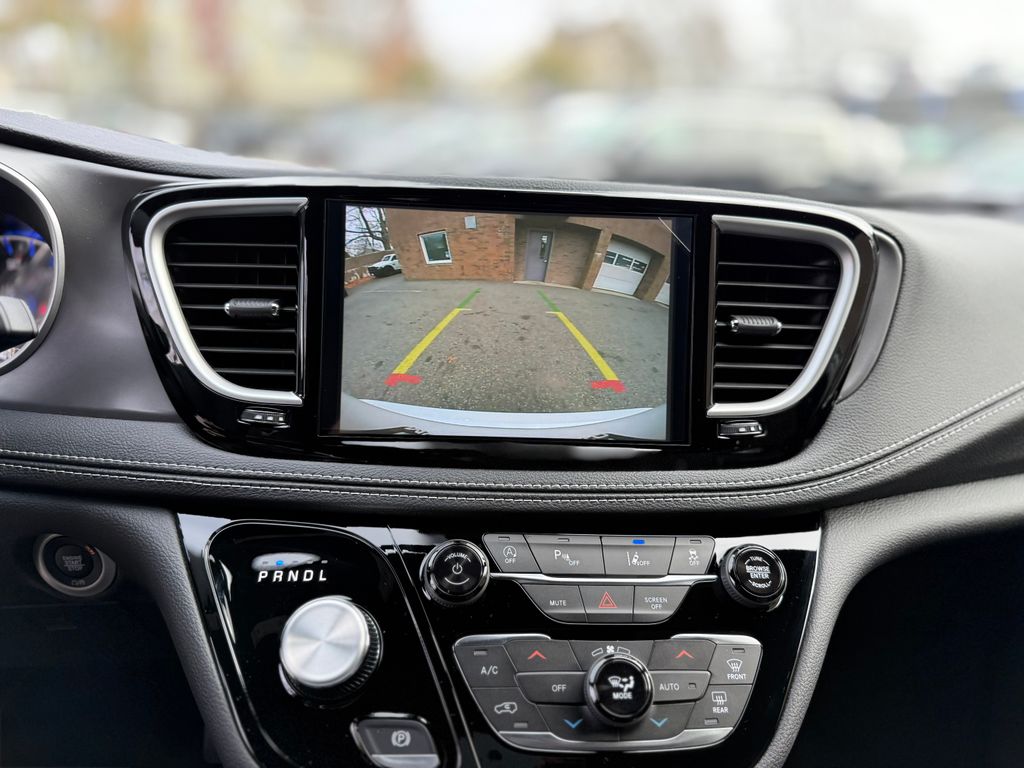 2026 Chrysler Pacifica Select - Photo 30