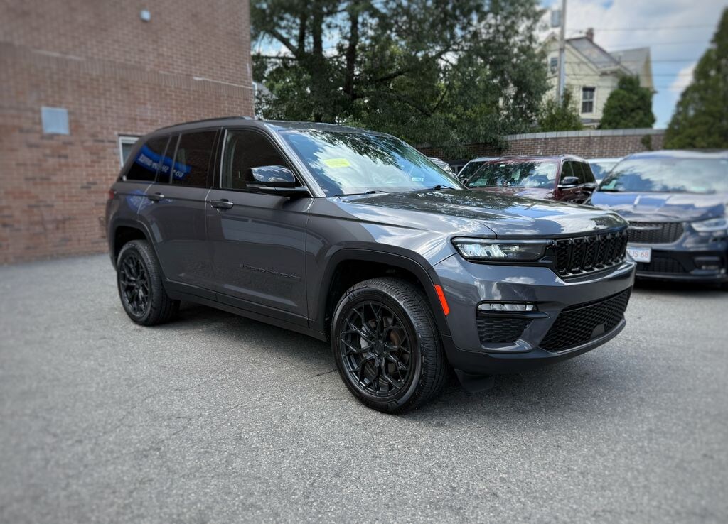 Used 2022 Jeep Grand Cherokee Limited SUV