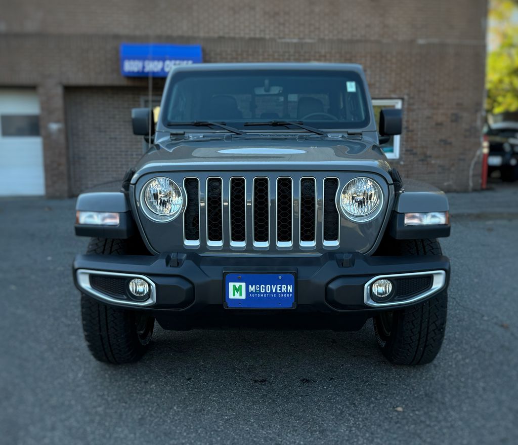 2022 Jeep Gladiator Overland photo 2