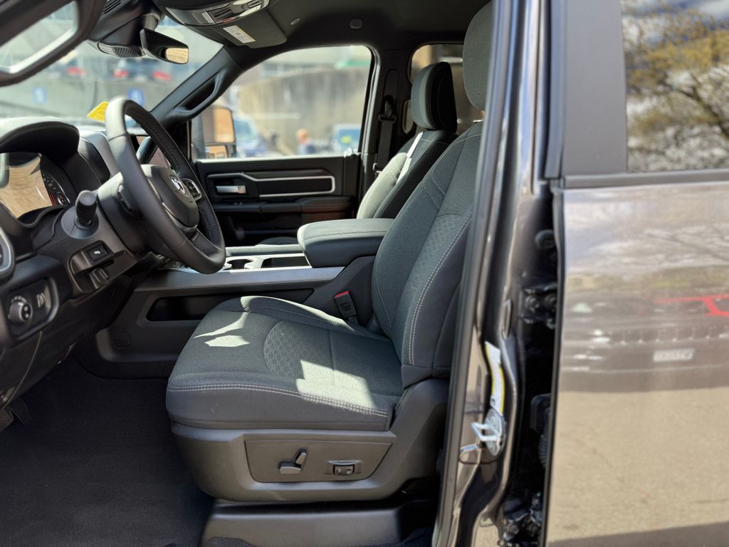 2025 RAM 2500 Big Horn - Photo 15