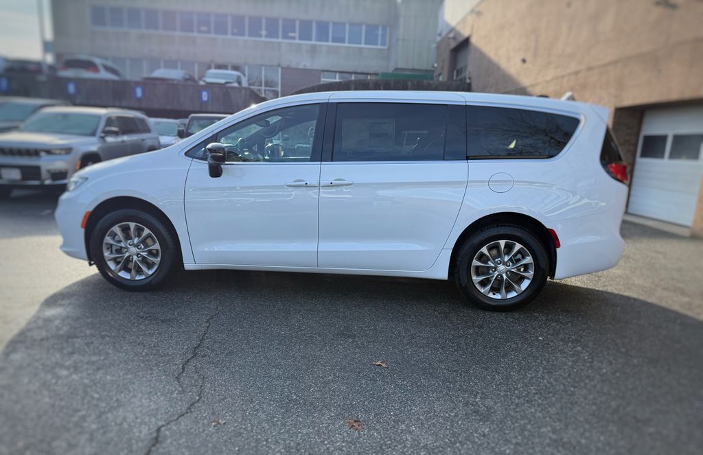 2026 Chrysler Pacifica Select - Photo 14