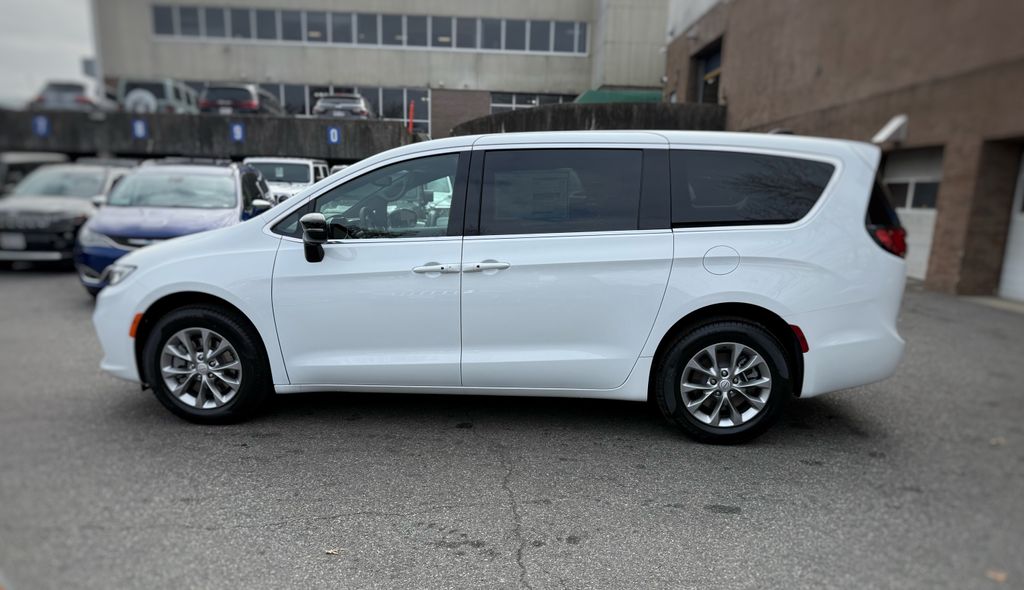 2026 Chrysler Pacifica Select - Photo 14