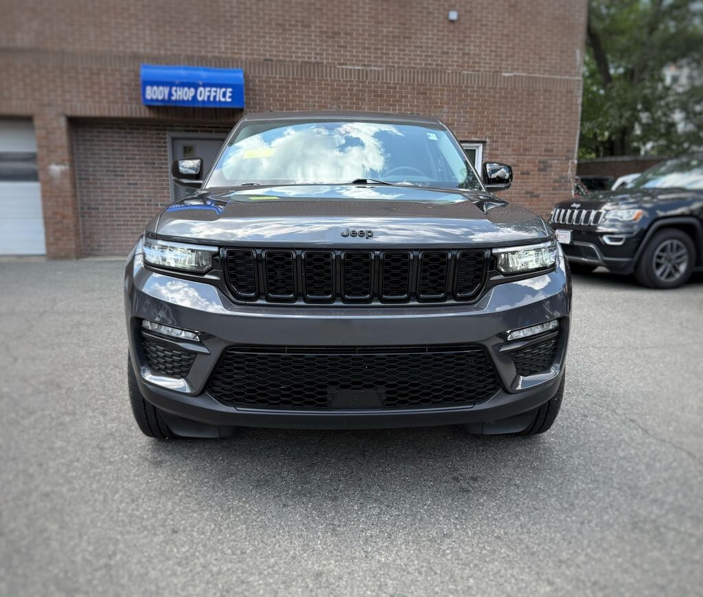Used 2022 Jeep Grand Cherokee Limited SUV