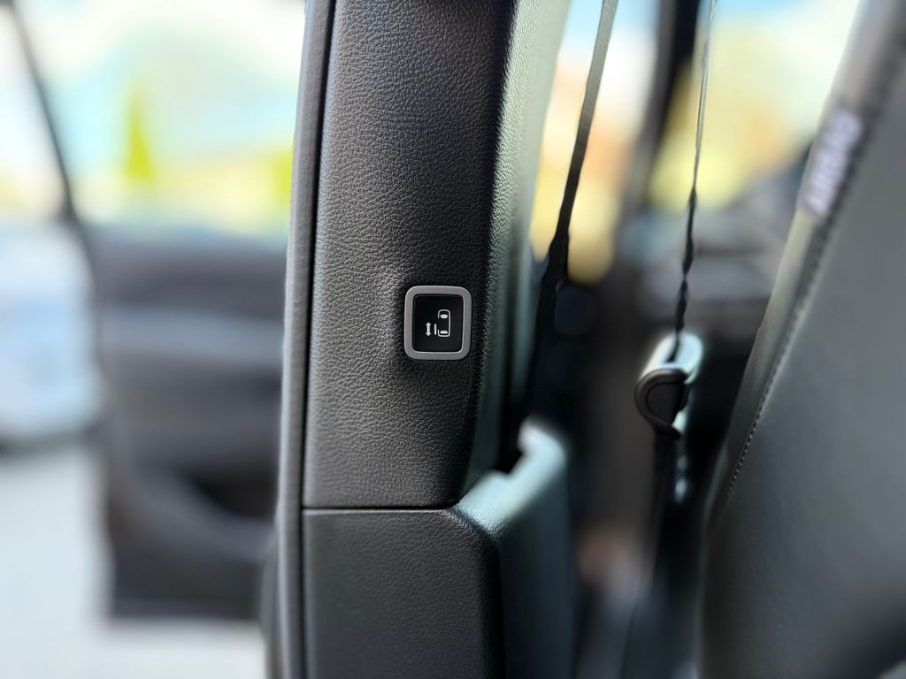2026 Chrysler Pacifica Select - Photo 29
