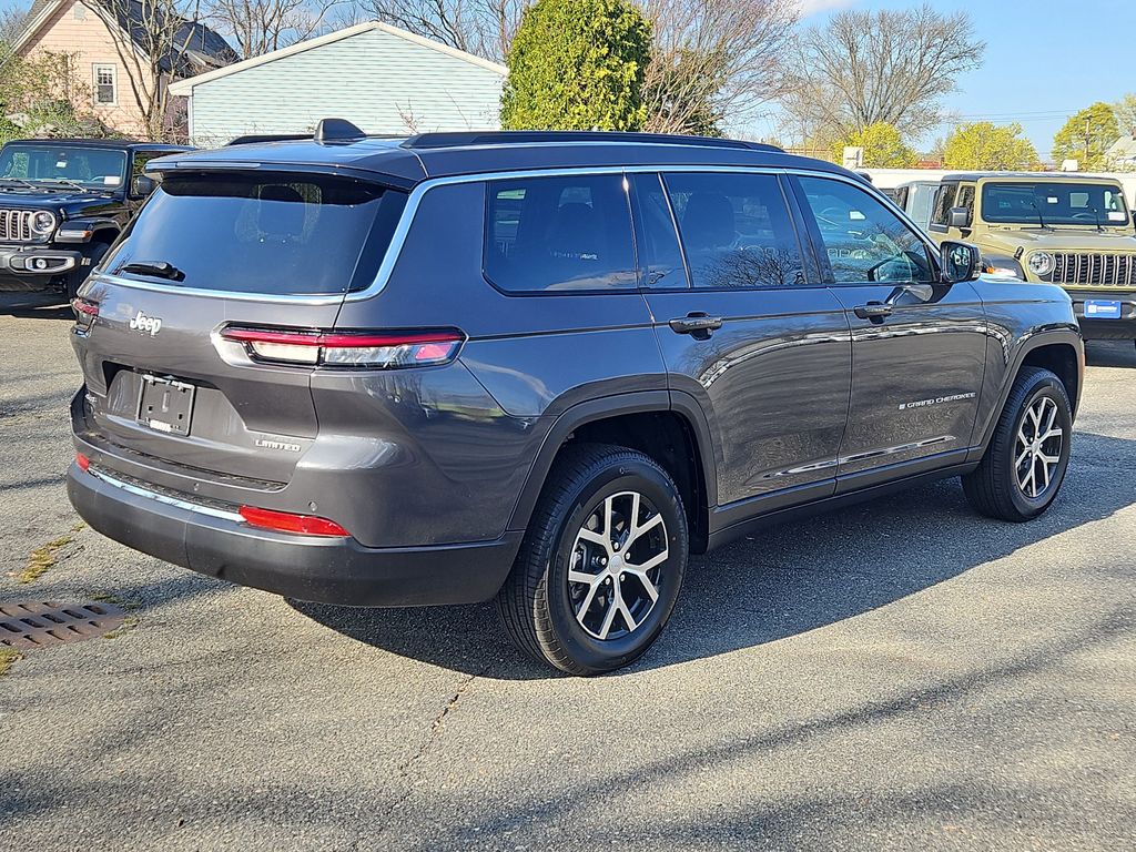 2025 Jeep Grand Cherokee L photo 2