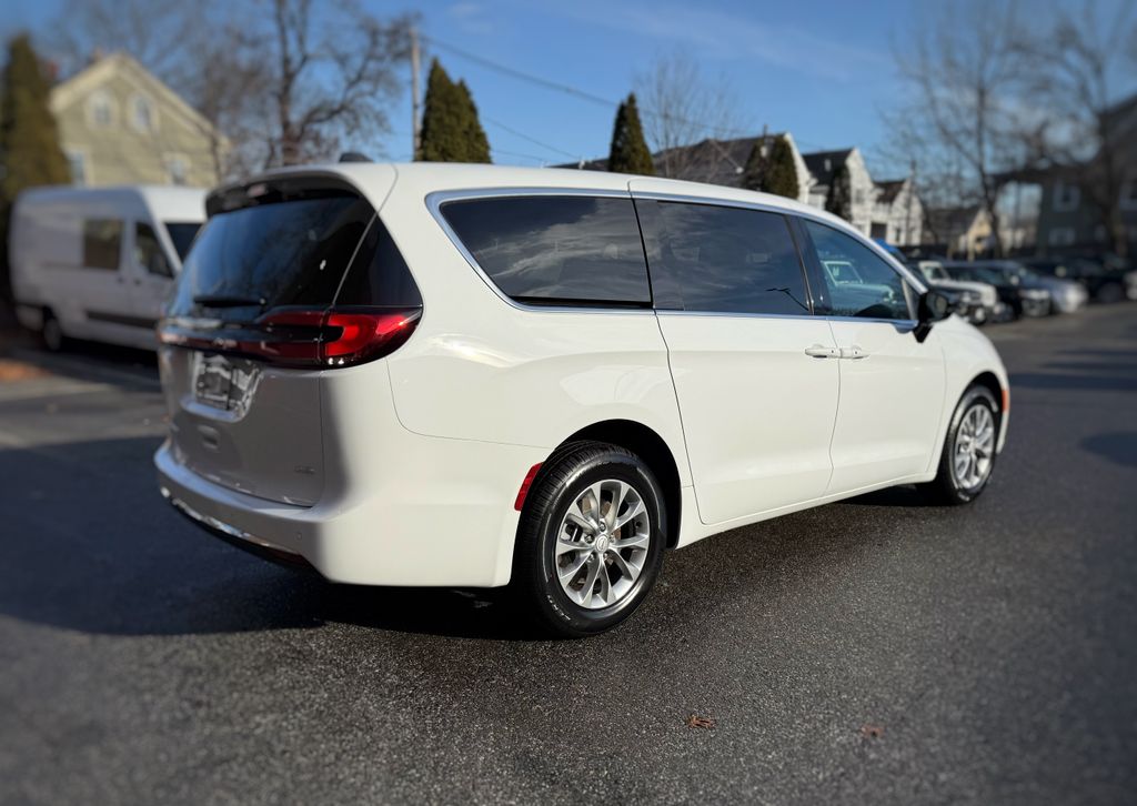 2026 Chrysler Pacifica Select - Photo 8