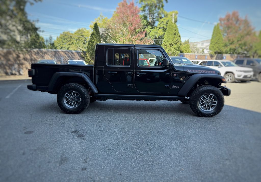 2025 Jeep Gladiator Mojave photo 3