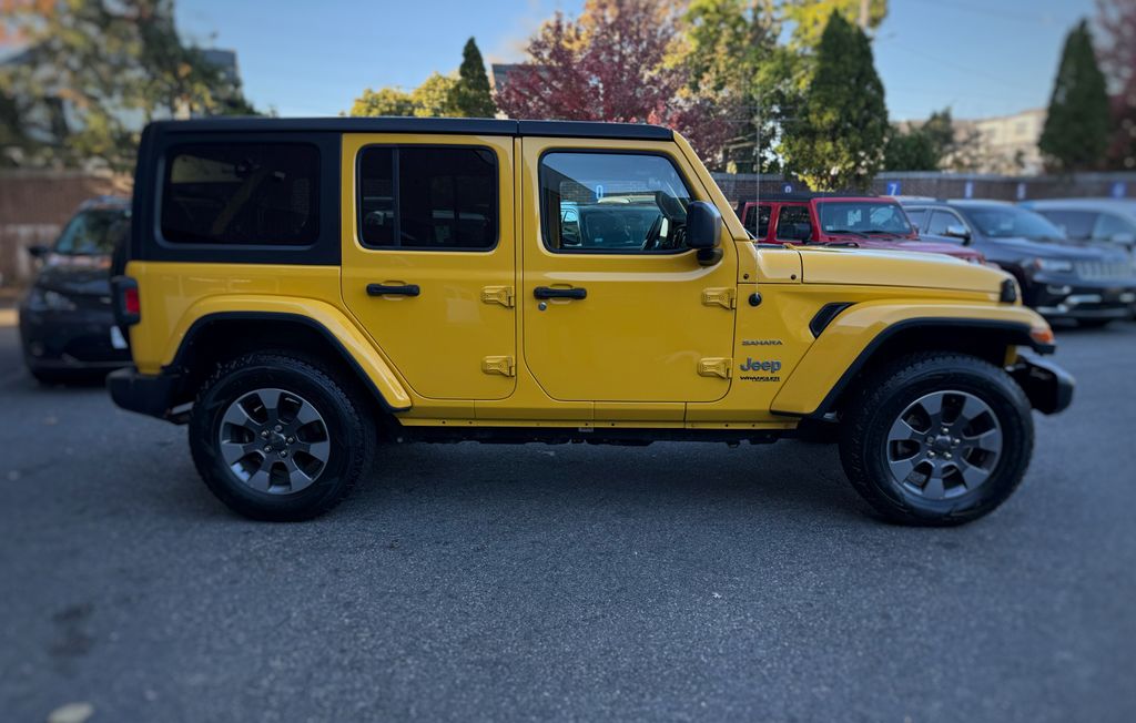 2021 Jeep Wrangler Unlimited Sahara photo 3