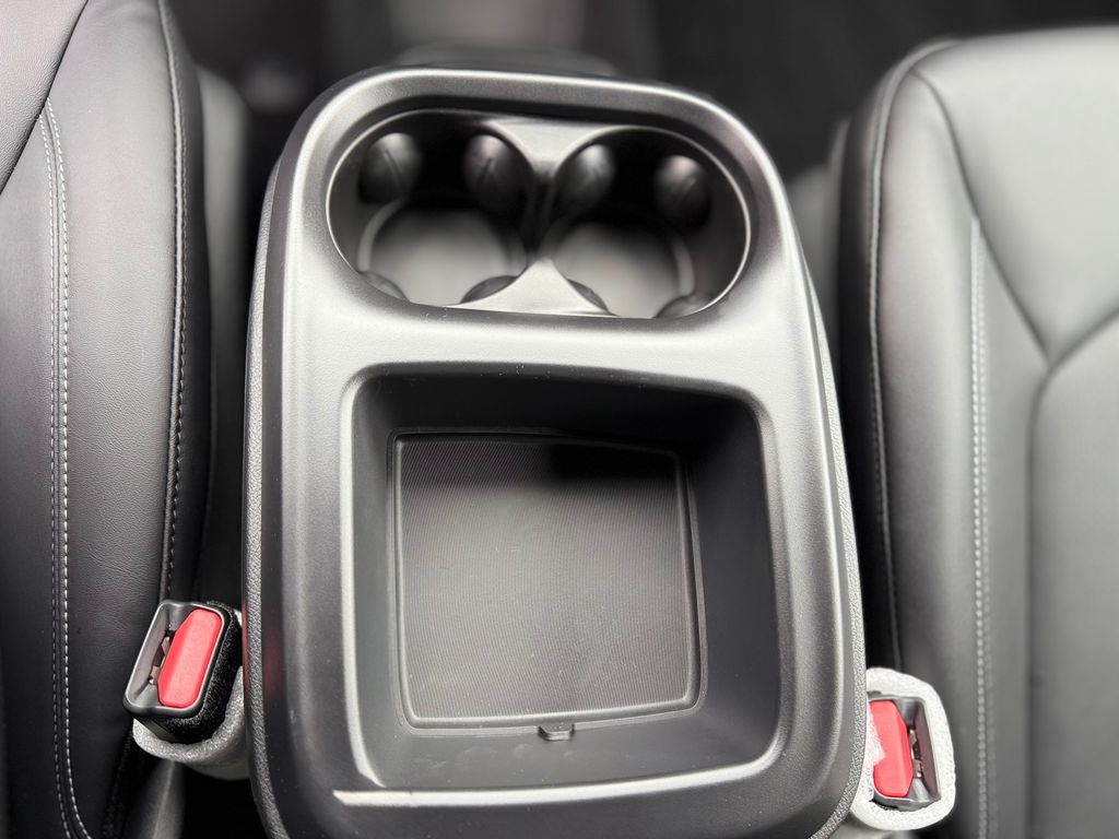2026 Chrysler Pacifica Select - Photo 27