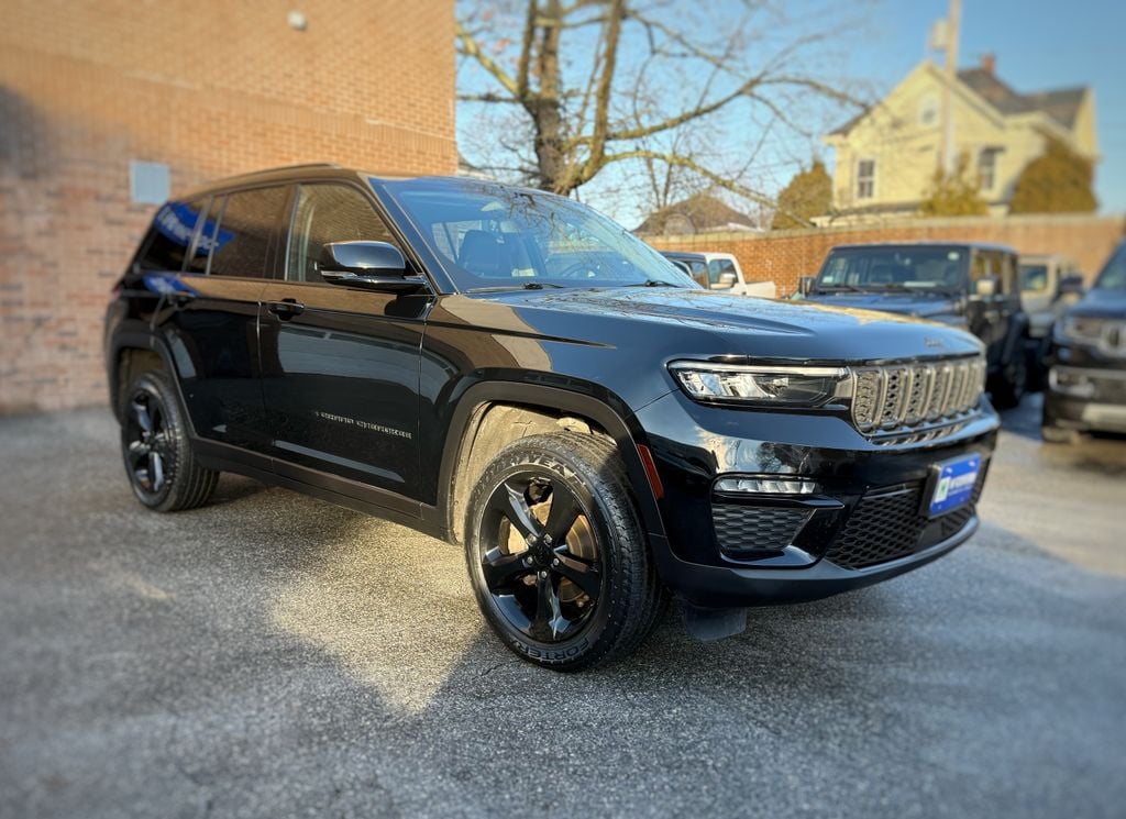 Used 2024 Jeep Grand Cherokee Limited SUV