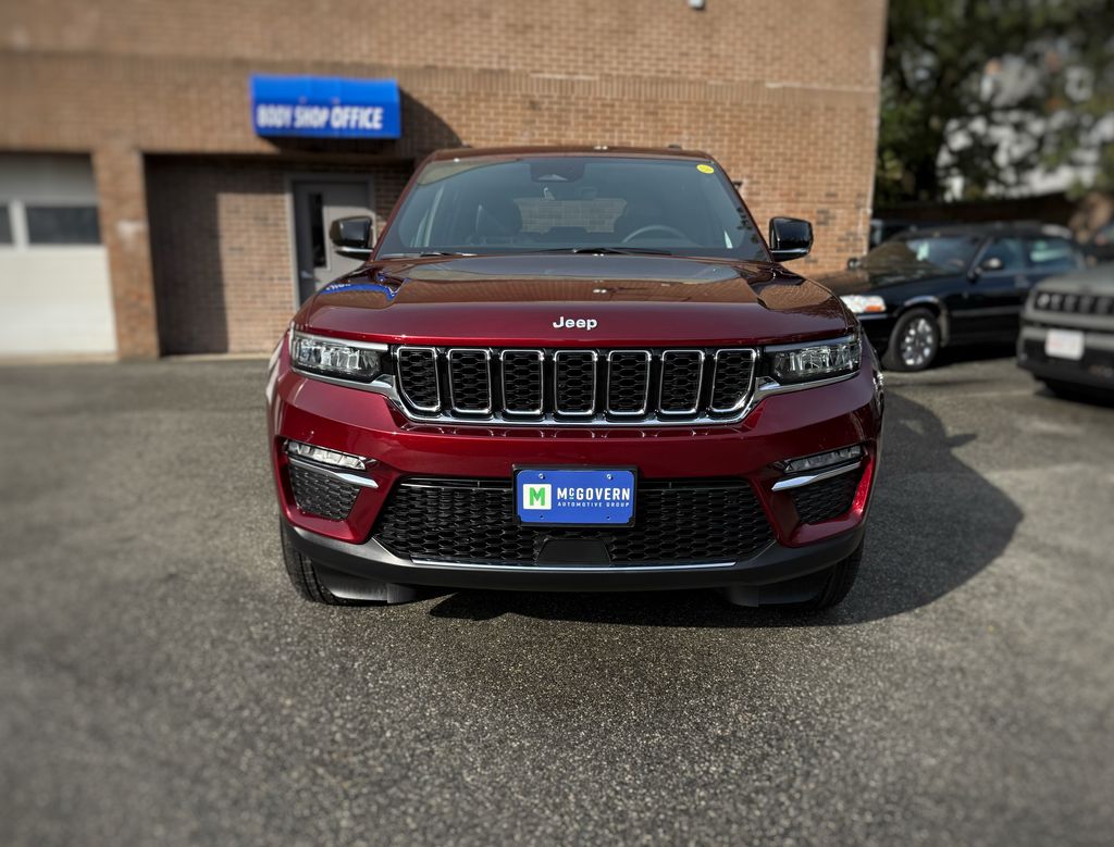 2025 Jeep Grand Cherokee Limited photo 2