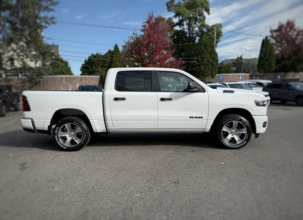 2025 Ram 1500 Tradesman photo 3