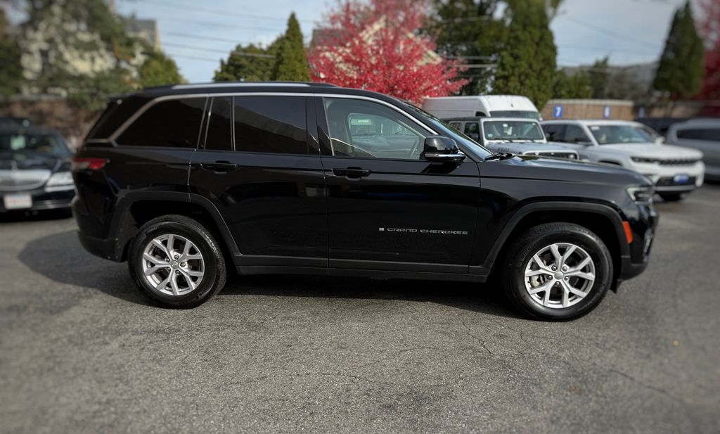 2022 Jeep Grand Cherokee Limited photo 4