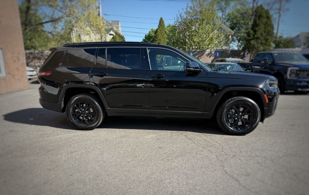 New 2026 Jeep Grand Cherokee L Laredo Sport Utility