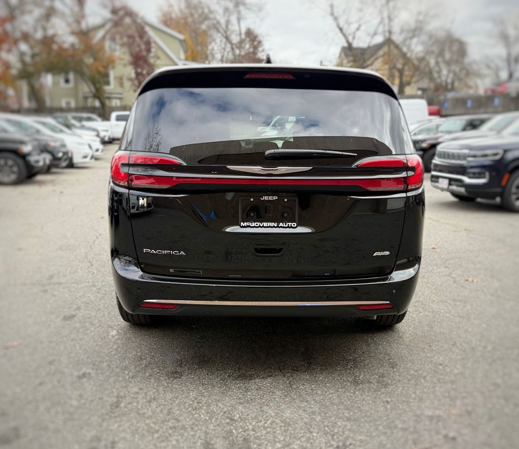 2026 Chrysler Pacifica Select - Photo 12