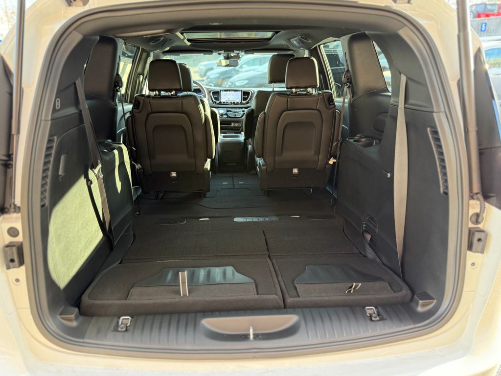 2026 Chrysler Pacifica Select - Photo 27
