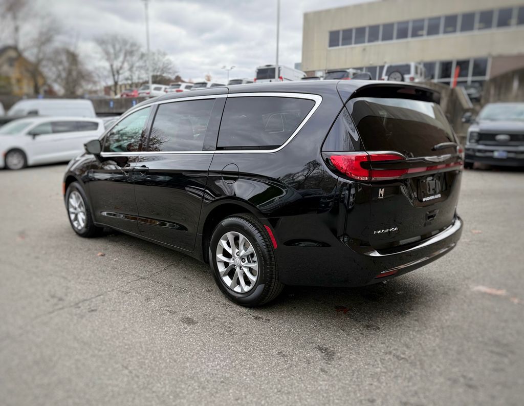 2026 Chrysler Pacifica Select - Photo 14
