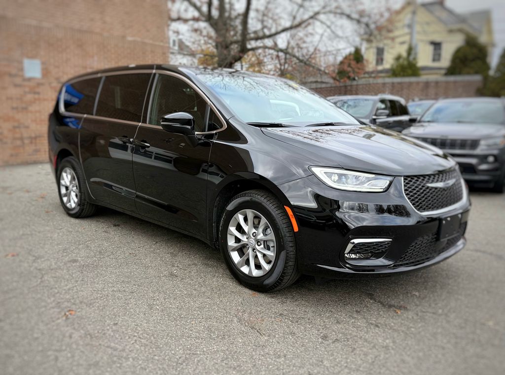 2026 Chrysler Pacifica Select - Photo 3