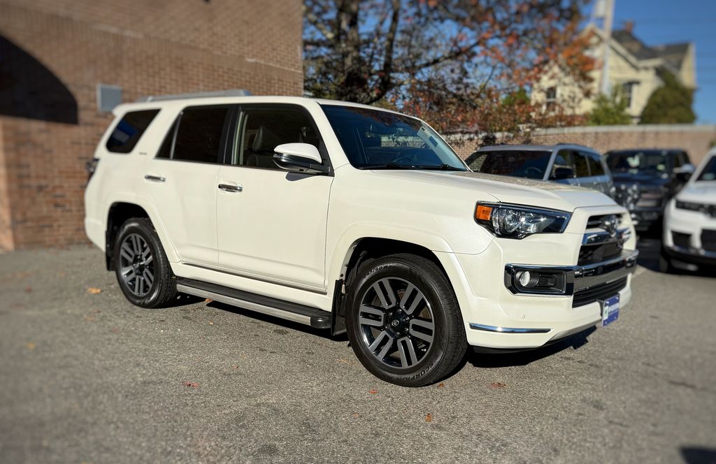 2020 Toyota 4Runner SR5 Premium photo 2