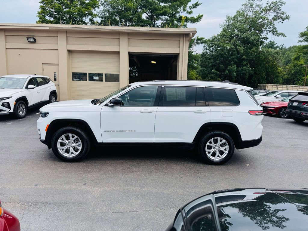 2023 Jeep Grand Cherokee Limited photo 2