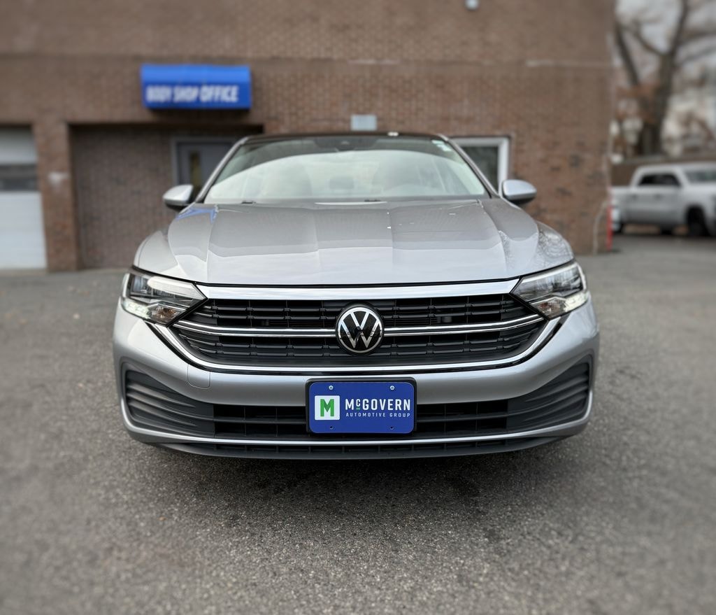 Used 2024 Volkswagen Jetta 1.5T SE Sedan