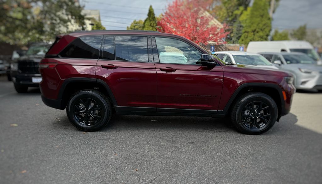 2025 Jeep Grand Cherokee Altitude X photo 3