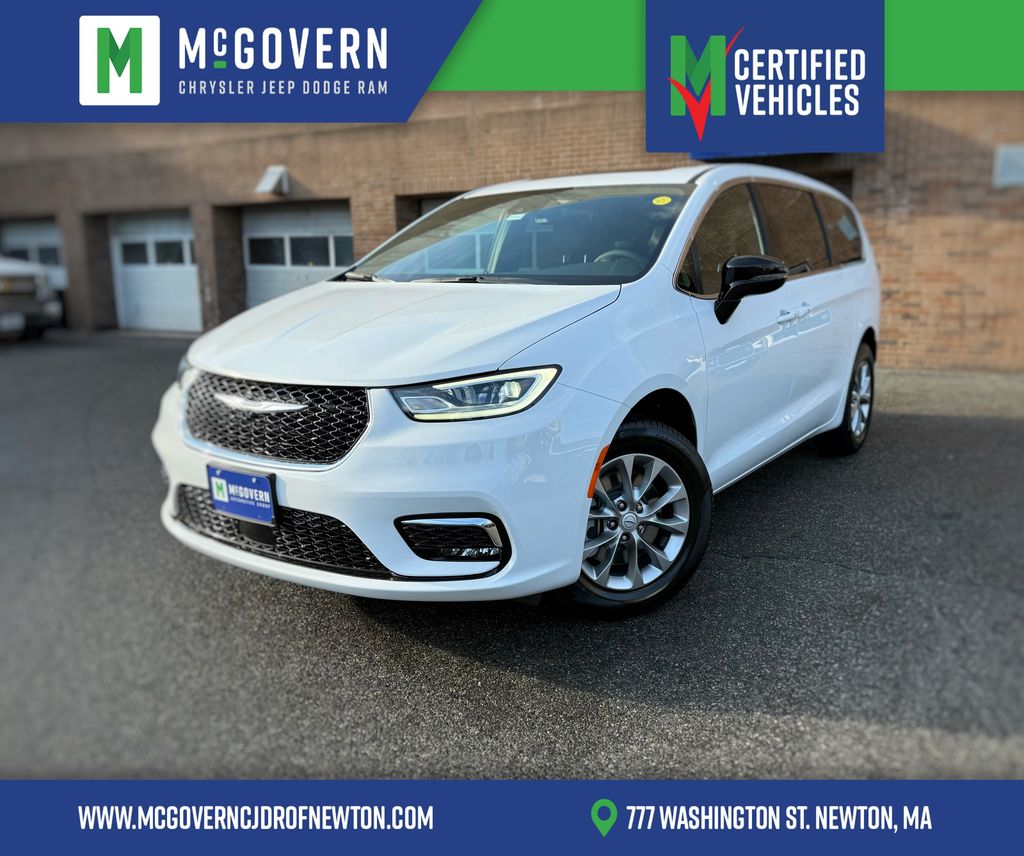 2026 Chrysler Pacifica Select's photo