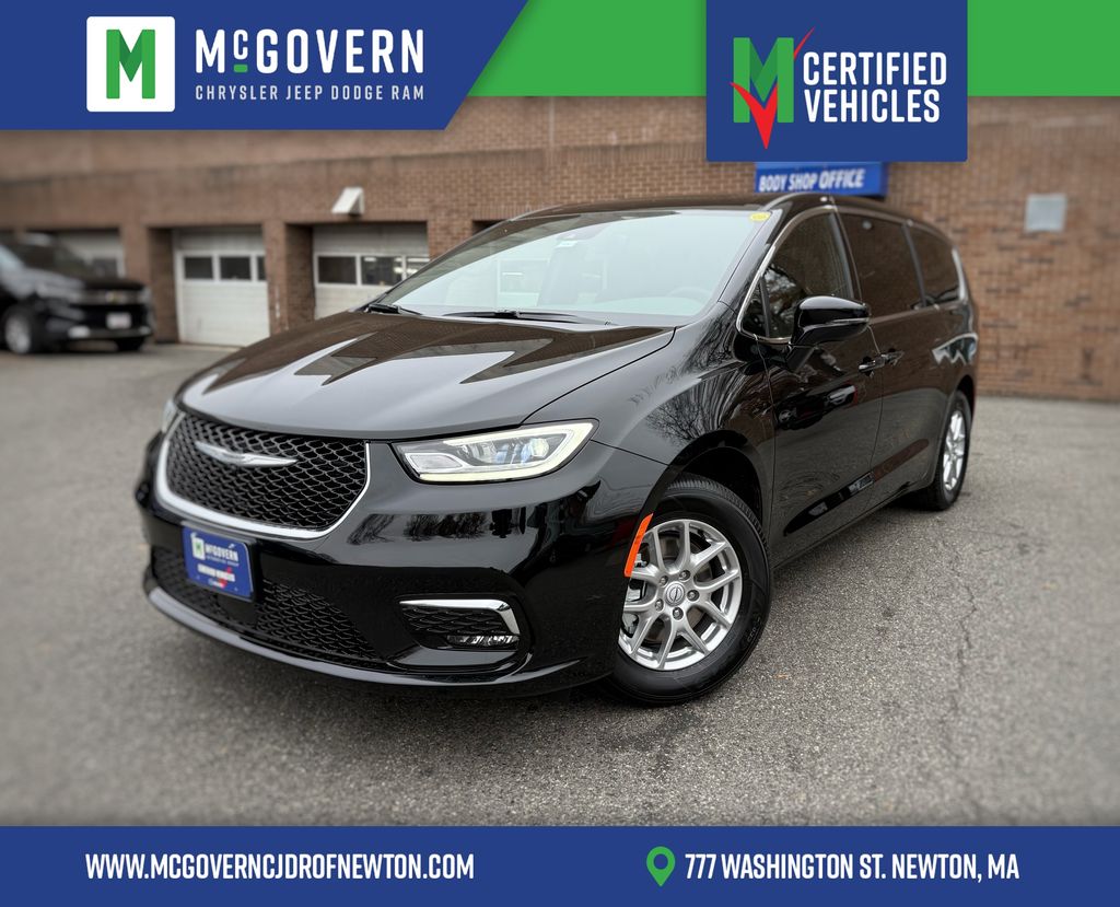 2026 Chrysler Pacifica Select's photo