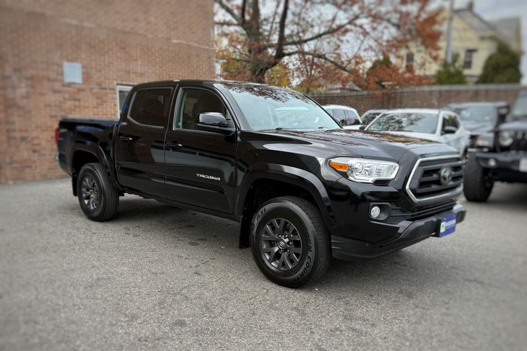 2021 Toyota Tacoma SR5 photo 3