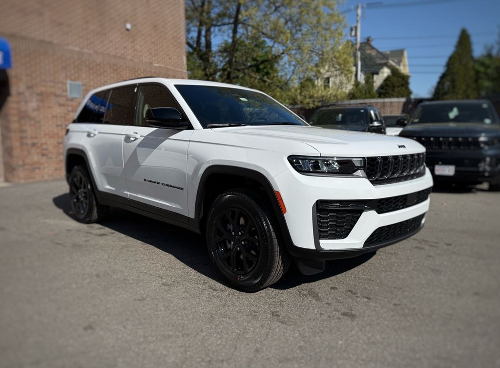 New 2026 Jeep Grand Cherokee Laredo Altitude Sport Utility