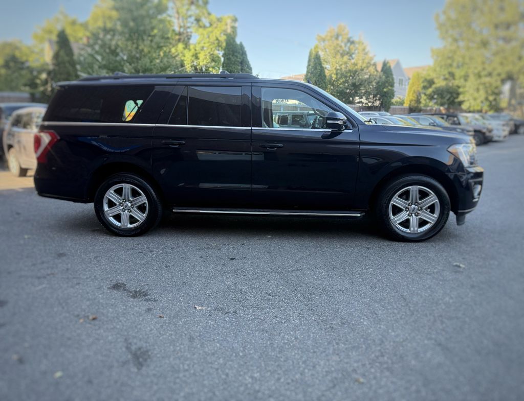 2021 Ford Expedition MAX XLT photo 3