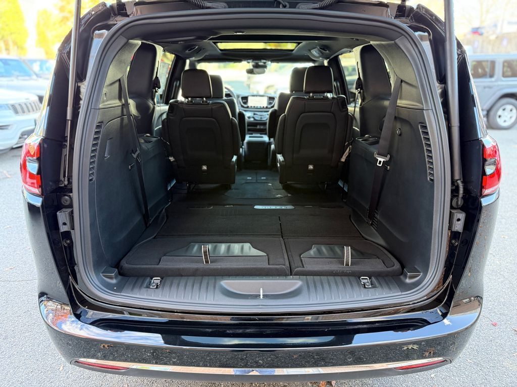 2026 Chrysler Pacifica Select - Photo 31