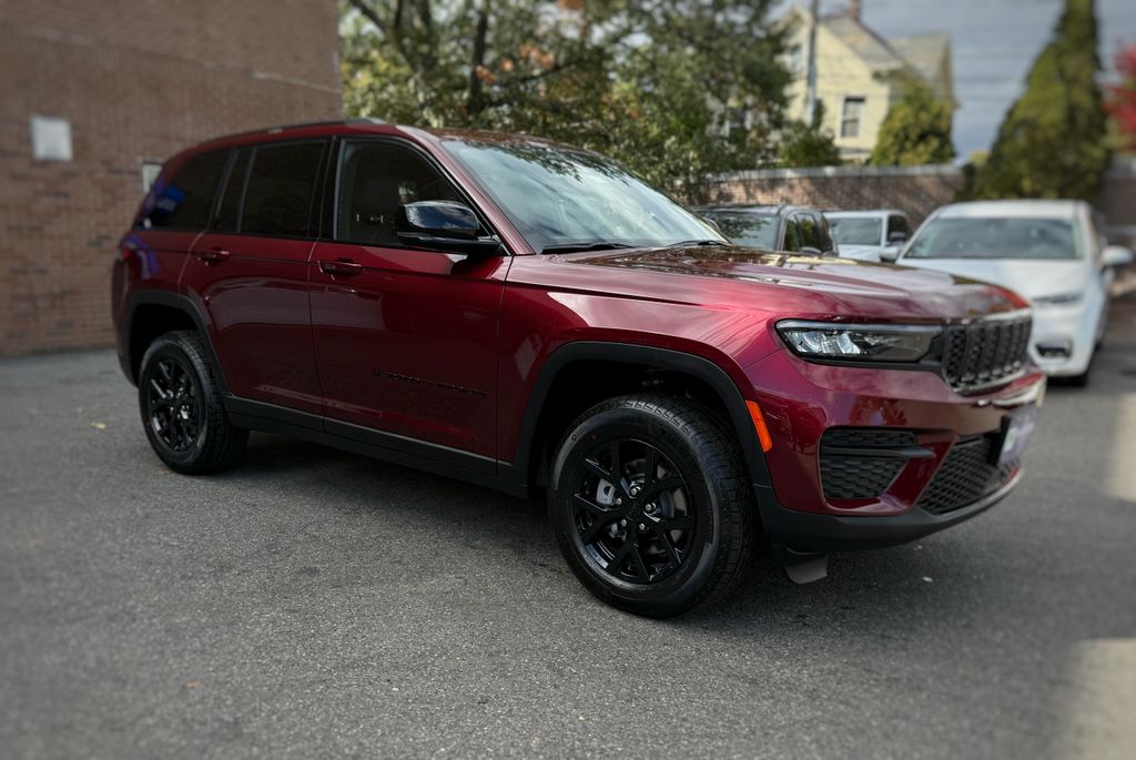 2025 Jeep Grand Cherokee Altitude X photo 2