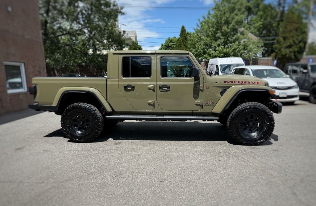 Used 2025 Jeep Gladiator Mojave Truck