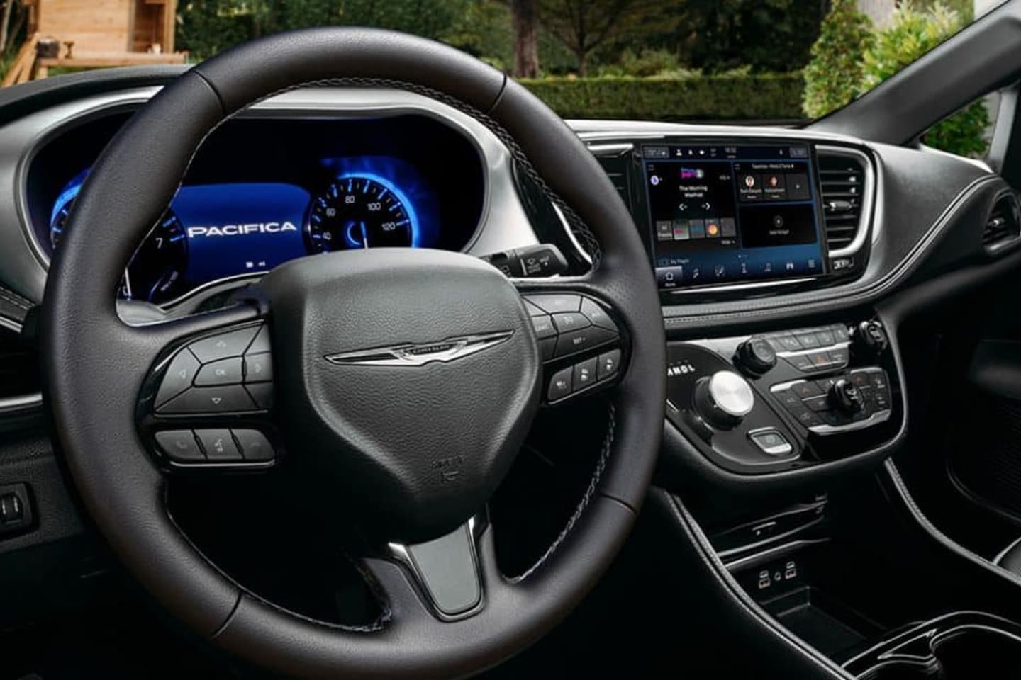 Chrysler Pacifica Hybrid interior and technology