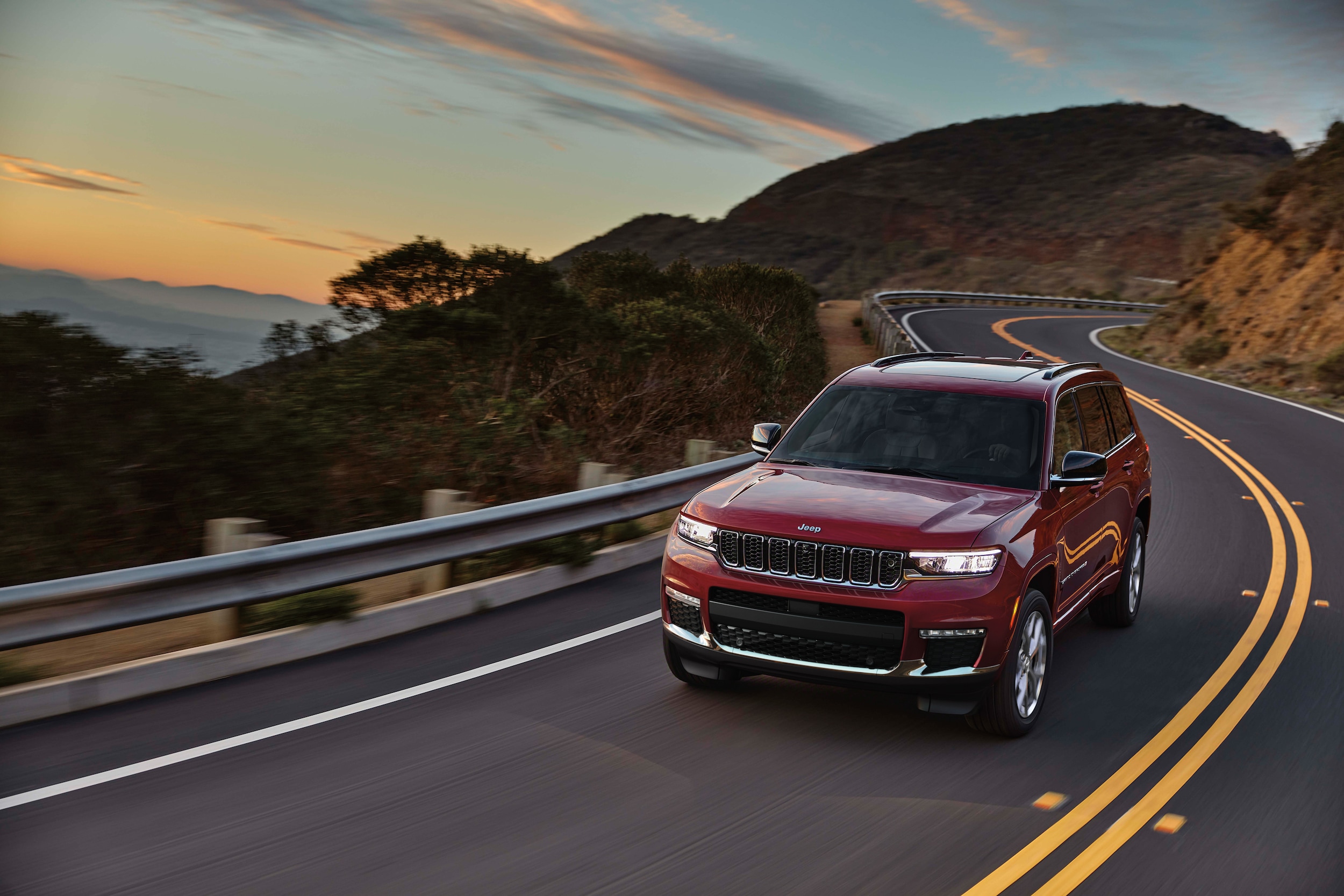Jeep Grand Cherokee L on mountain highway