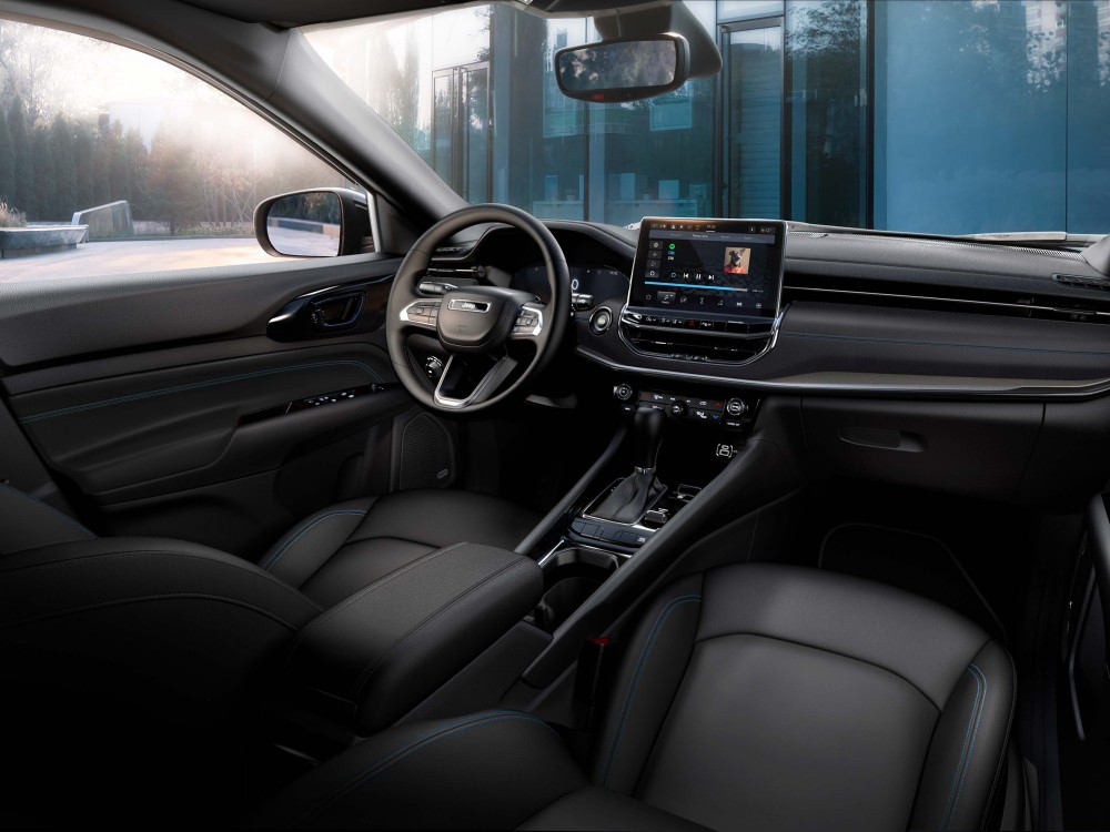  Jeep Compass interior and technology