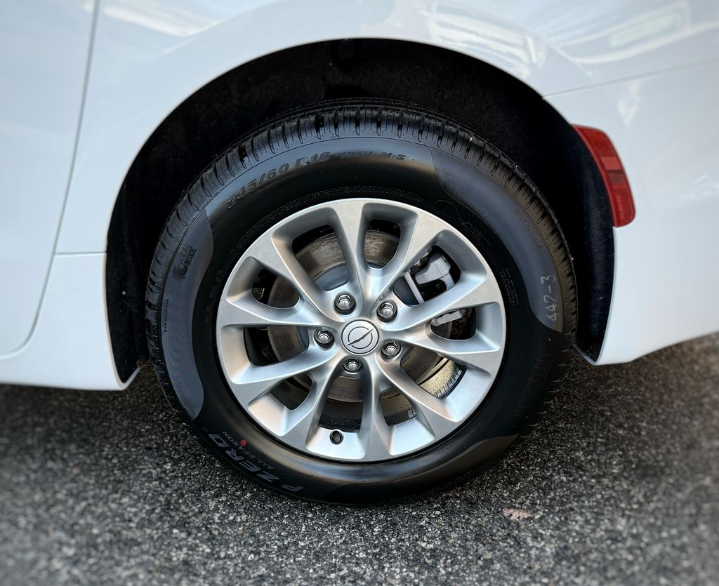 2026 Chrysler Pacifica Select - Photo 16