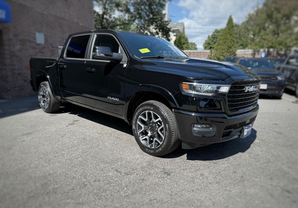 2025 Ram 1500 Laramie photo 3