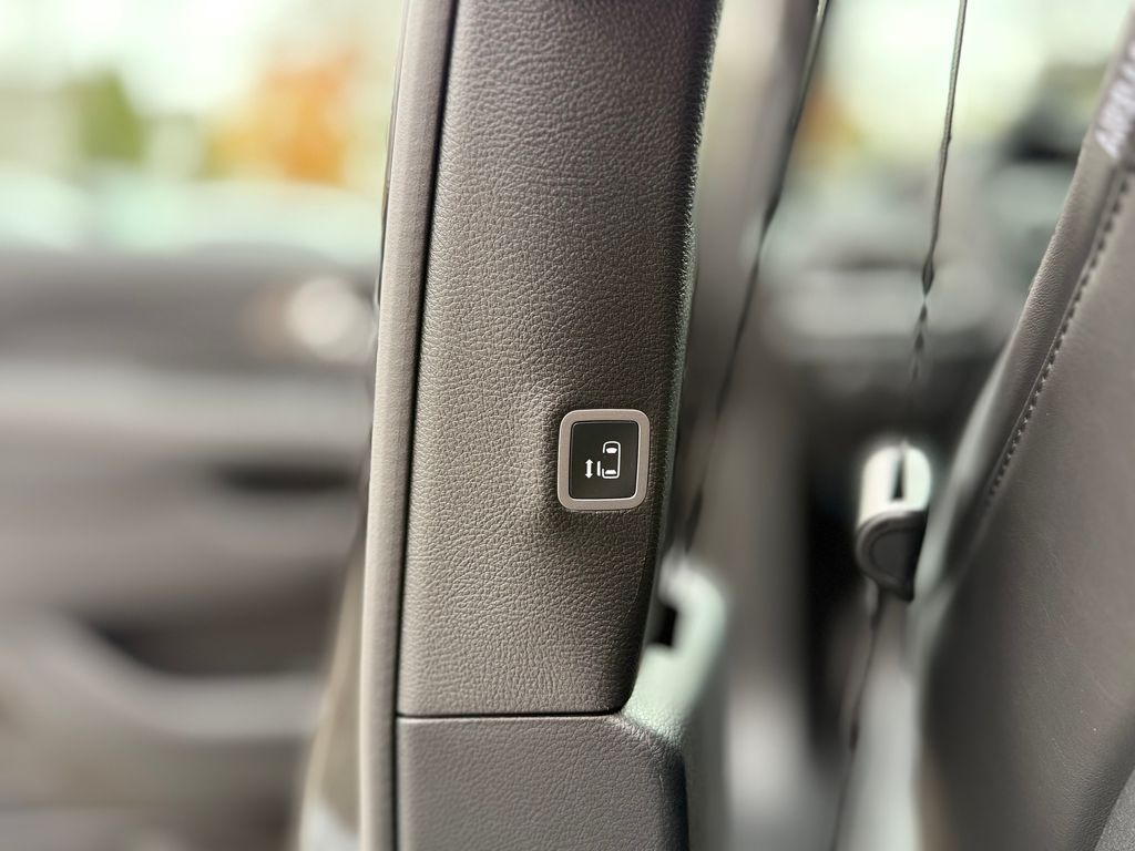 2026 Chrysler Pacifica Select - Photo 29