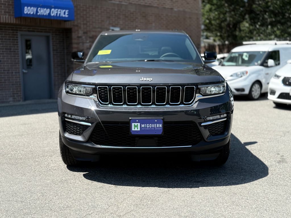 2025 Jeep Grand Cherokee Limited photo 2