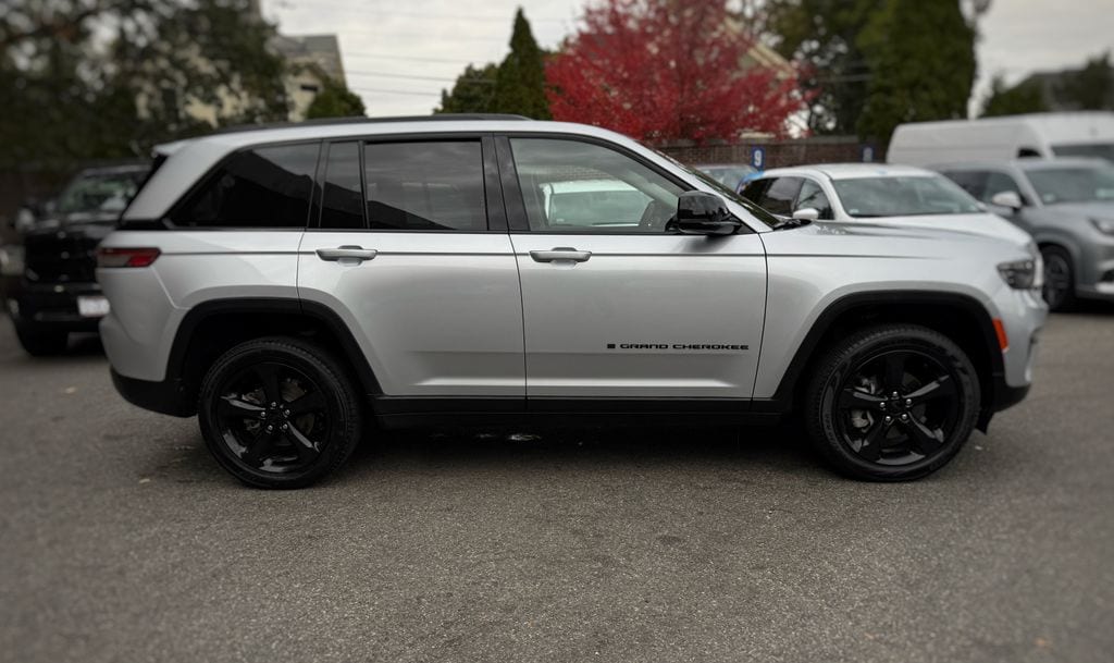 Used 2023 Jeep Grand Cherokee Limited SUV