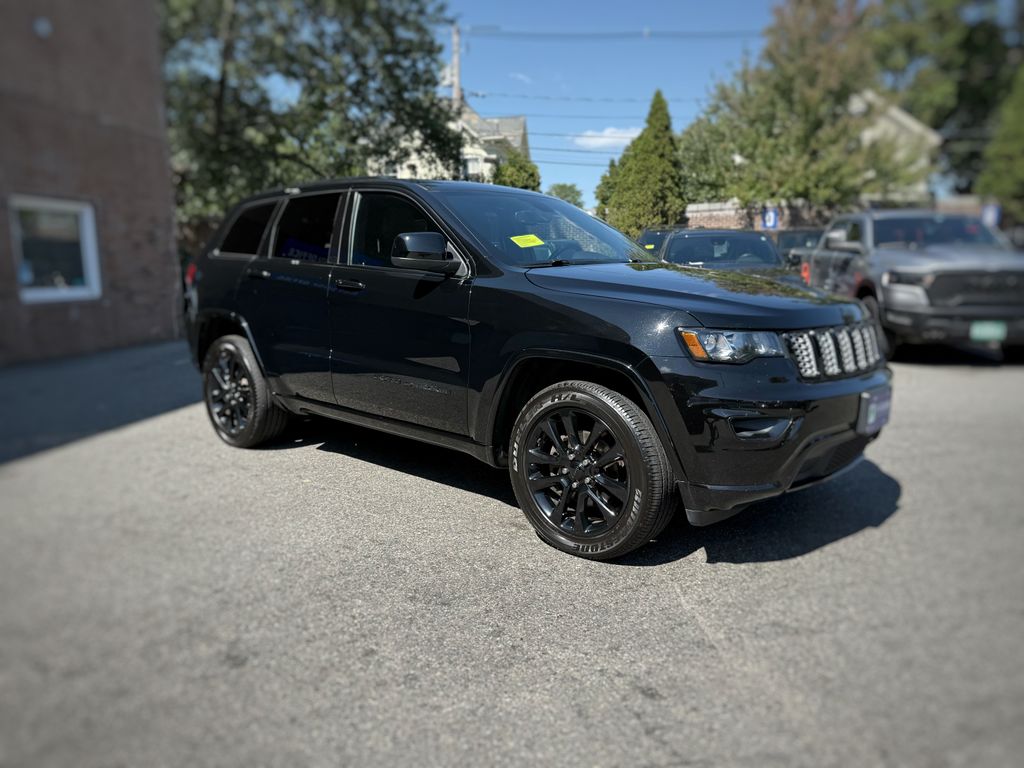 2020 Jeep Grand Cherokee Altitude photo 2