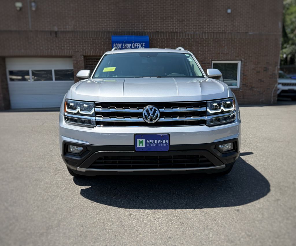 Used 2018 Volkswagen Atlas SE with VIN 1V2KR2CA3JC560124 for sale in Newton, MA