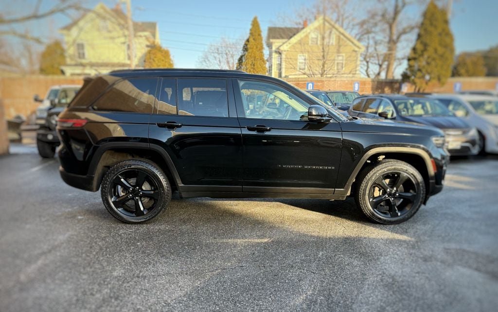Used 2024 Jeep Grand Cherokee Limited SUV
