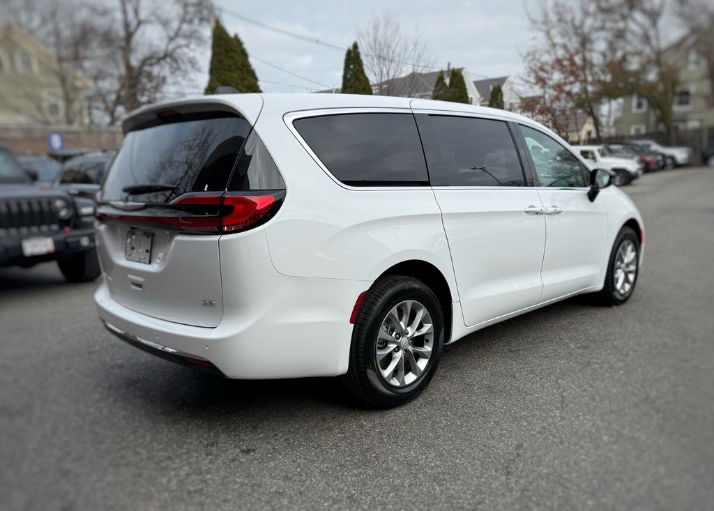 2026 Chrysler Pacifica Select - Photo 8